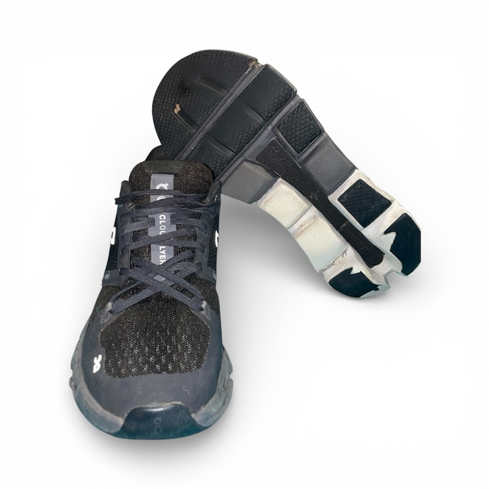 On Running Women's Shoes - Black and White - Picture 3 of 6